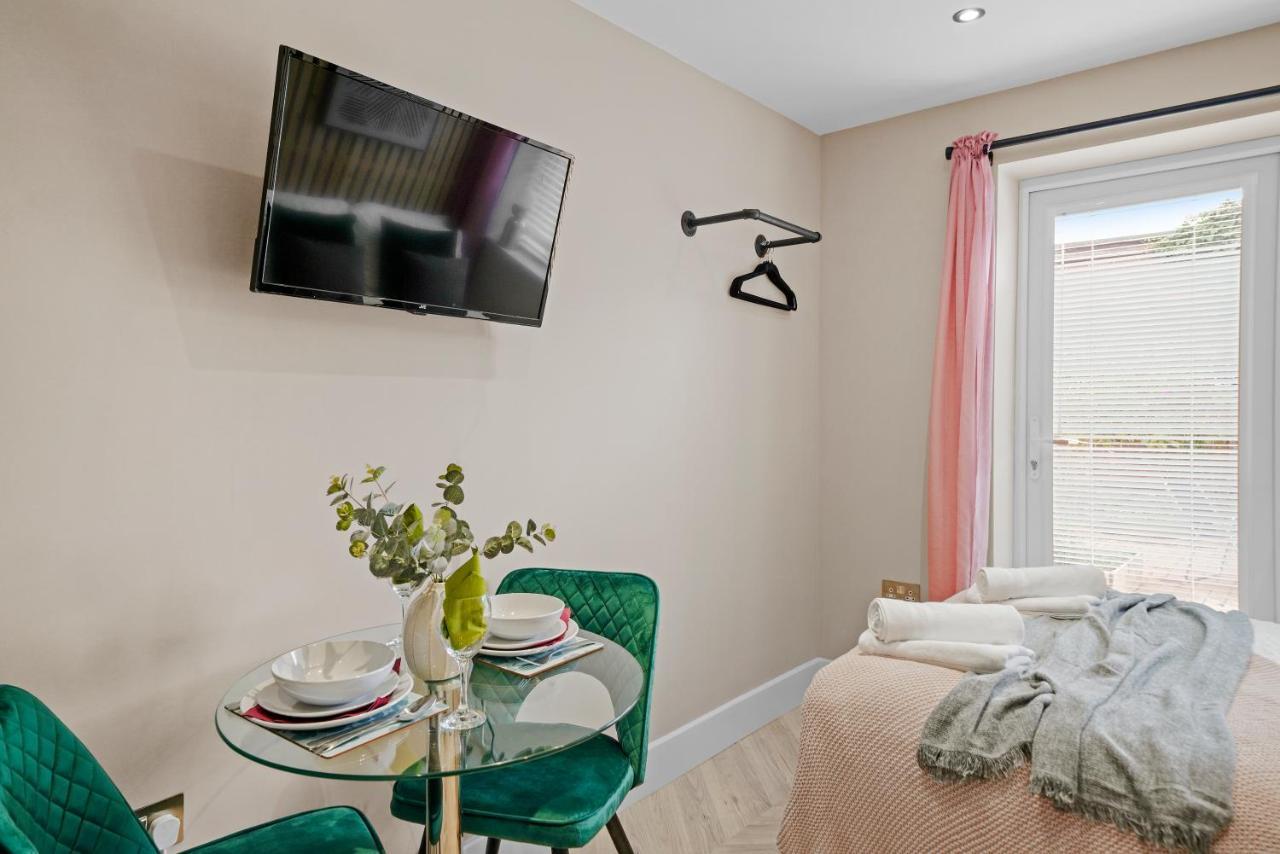 Апартаменти Boutique Heathrow Studio'S - Parking - Garden Harmondsworth Екстер'єр фото